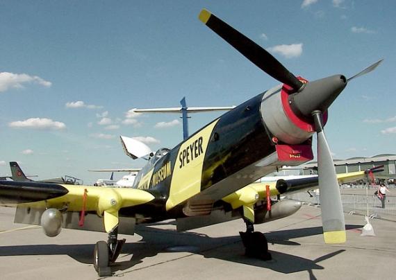 Historische Verkehrsschau am Flugplatz Altenrhein am Bodensee