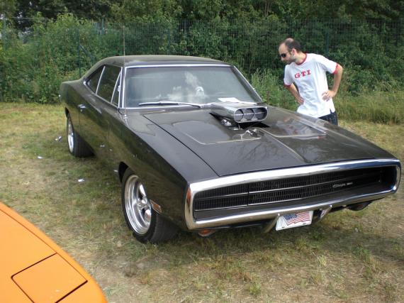 6. CRUISIN' RODEO Buccinasco - Milano I Doge Charger nero