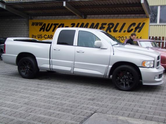 DODGE Ram SRT-10 Quad Cab Pick Up 140.5“ WB 4-Door 8,3 ccm V10 Aut. 2005, silber met.