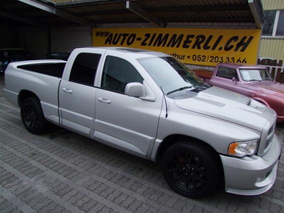 SRT-10 Ram Quad Cab Pick Up 140.5“ WB 506 cid V10 Aut. 2005, mit Türen