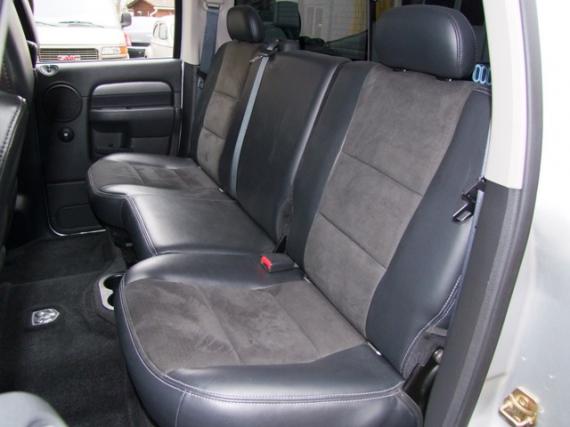 DODGE Ram SRT/10 Quad Cab Pick Up 506 cid V10 Aut. 2005, breite 3er Sitzbank hinten
