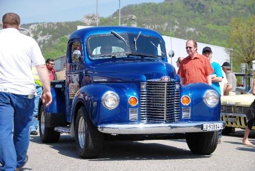 American Live in Oensingen in SO ein 1947er International Us Pick-up Oldi in blau