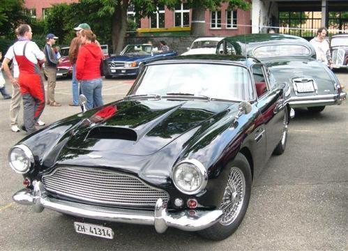 Aston Martin Coupe an der Messe in Uster