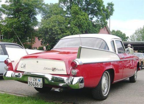 Studebaker Silver Hawk rot / weiss in Uster an der Oldtimer Messe