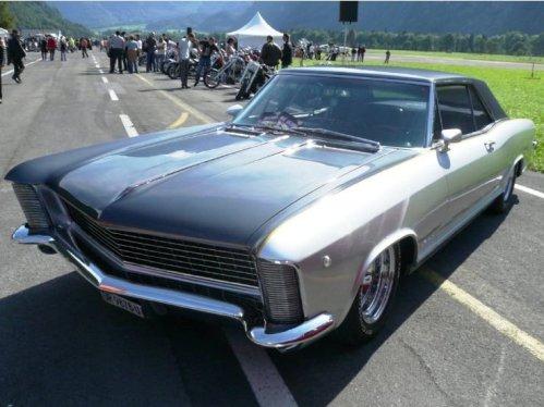1965 Buick Riviera GS am Meeting in Mollis