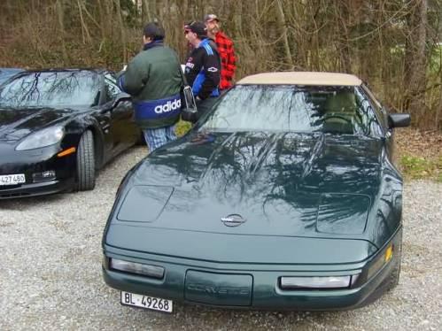 Winternationals in Sulgen CH, hier eine dunklegrüne Chevrolet Corvette Cabriolet mit LT1 Motorisierung