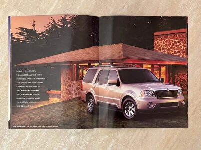 Lincoln Navigator 5.4 V8 SUV Brochure 2003 CT03-25