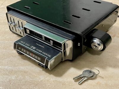 Clarion Quad 8 Track PE-424A IC Car Stereo Player, Clarion LE-301 8 Track UKW-FM Radio Stereo-Cartridge Tape