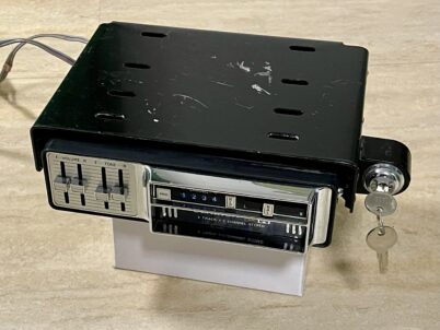 Clarion Quad 8 Track PE-424A IC Car Stereo Player, Clarion LE-301 8 Track UKW-FM Radio Stereo-Cartridge Tape