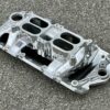 Edelbrock 7525 hochglanzpoliert Dual-Quad Air-Gap Ansaugspinne Chevrolet Small Block 55-86