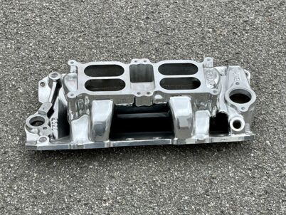 Edelbrock 7525 hochglanzpoliert Dual-Quad Air-Gap Ansaugspinne Chevrolet Small Block 55-86