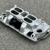 Edelbrock 7525 hochglanzpoliert Dual-Quad Air-Gap Ansaugspinne Chevrolet Small Block 55-86