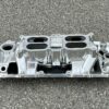 Edelbrock 7525 hochglanzpoliert Dual-Quad Air-Gap Ansaugspinne Chevrolet Small Block 55-86
