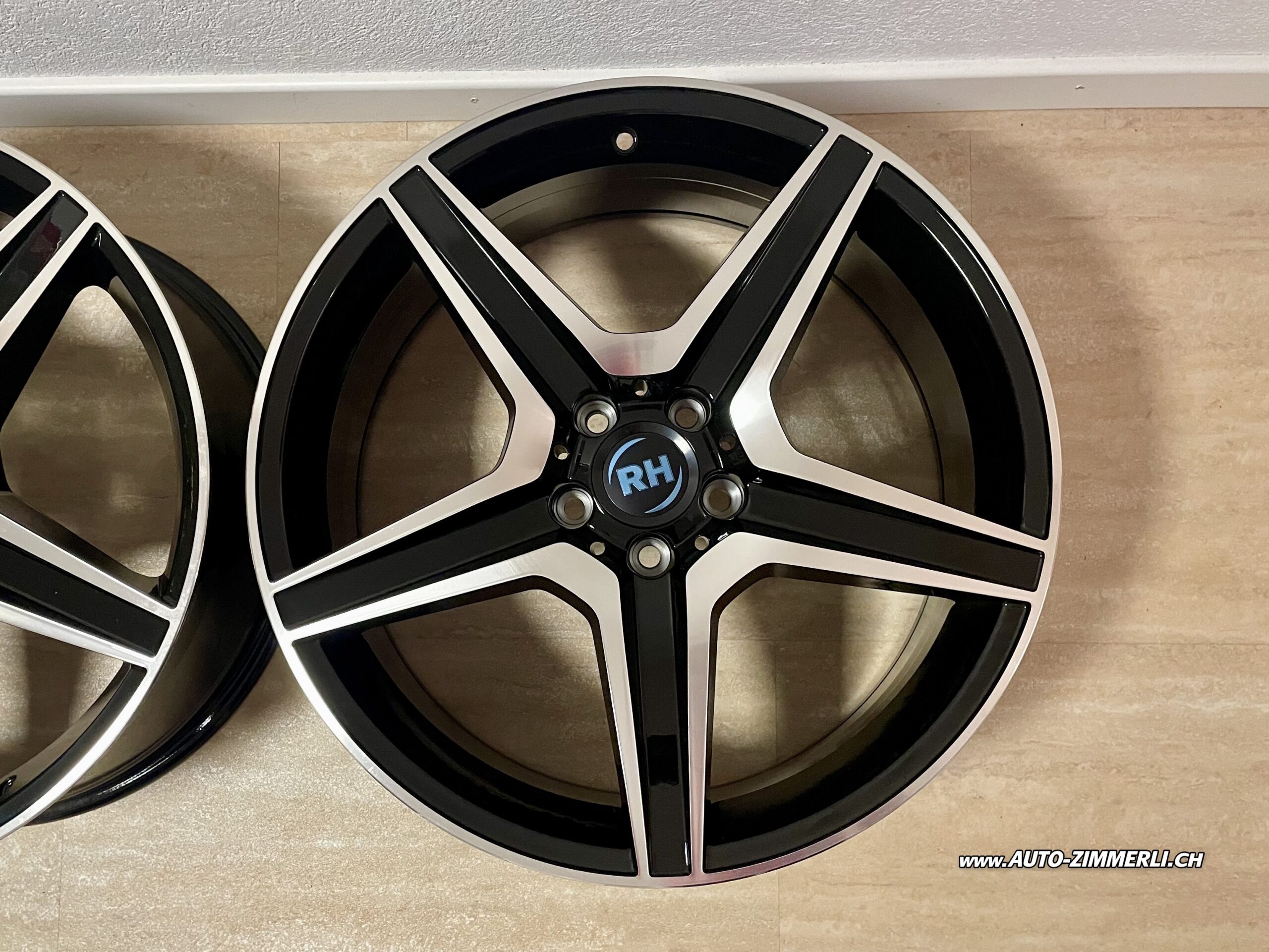 RH Alufelgen 20 Zoll Mercedes AMG Style 8.5Jx20 ET45 5x112 Neu Schwarz Glanzgedreht Mercedes VW Seat Skoda Cupra RH Alufelgen 20 Zoll Mercedes AMG Style 8.5Jx20 ET45 5x112 Neu Schwarz Glanzgedreht Mercedes VW Seat Skoda Cupra