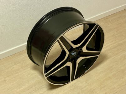 1 Satz RH Alurad im Mercedes AMG Style 20 Zoll