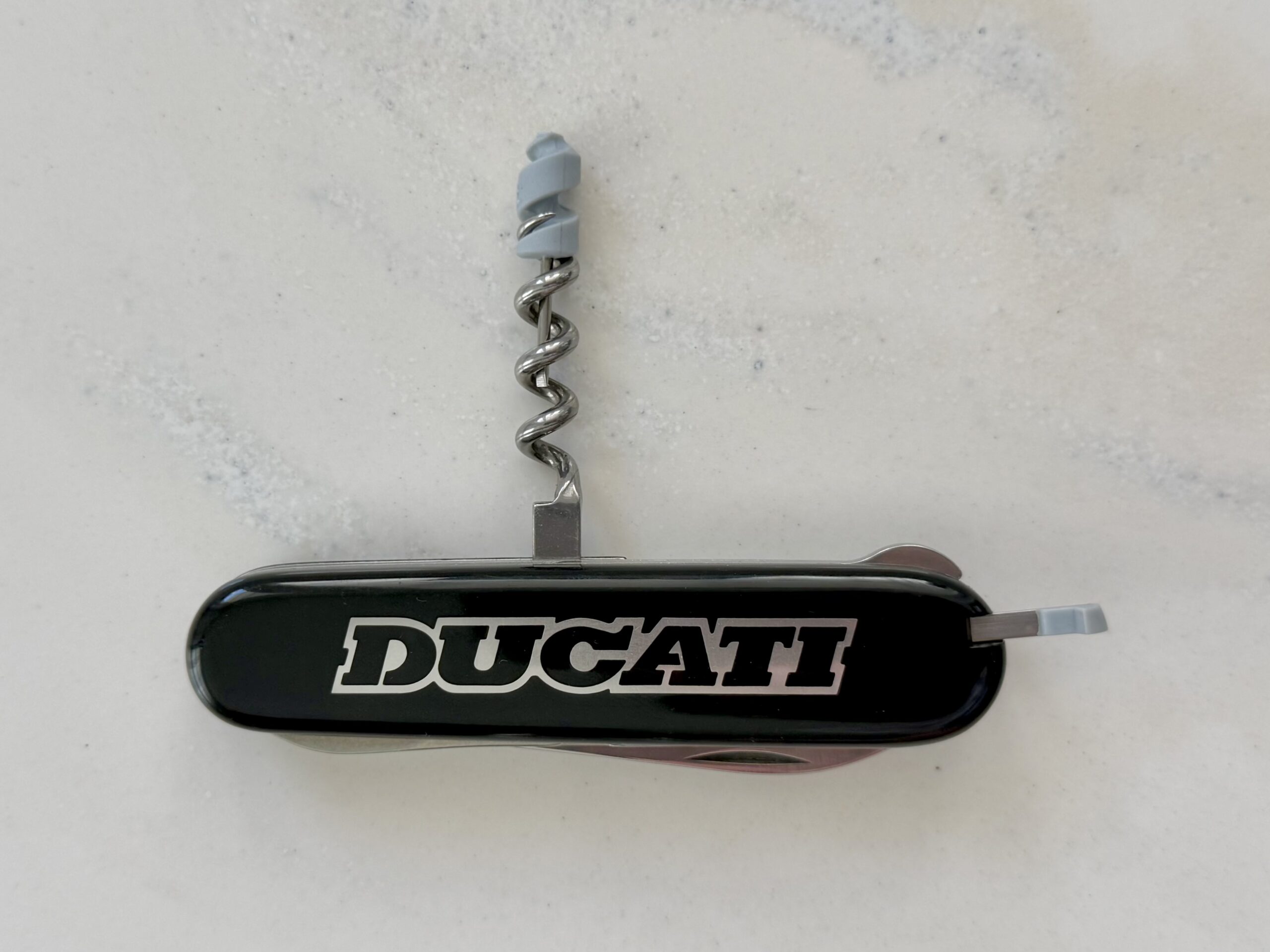 Ducati Victorinox Compact mit Mini Schraubendreher im Korkenzieher integriertem Kugelschreiber Swiss Army Knife Ducati Victorinox Compact mit Mini Schraubendreher im Korkenzieher integriertem Kugelschreiber Swiss Army Knife