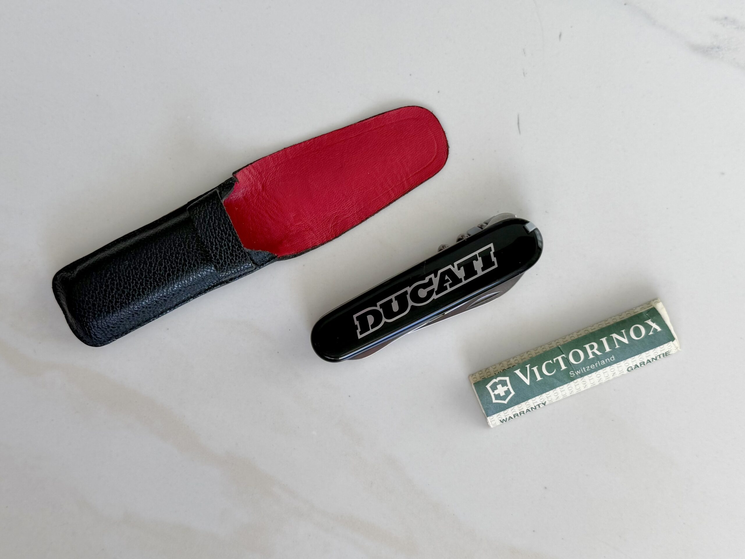 Ducati Victorinox Compact mit Lederetui Victorinox Garantieheft Original Sammlerset Schweizer Taschenmesser Ducati Victorinox Compact mit Lederetui Victorinox Garantieheft Original Sammlerset Schweizer Taschenmesser